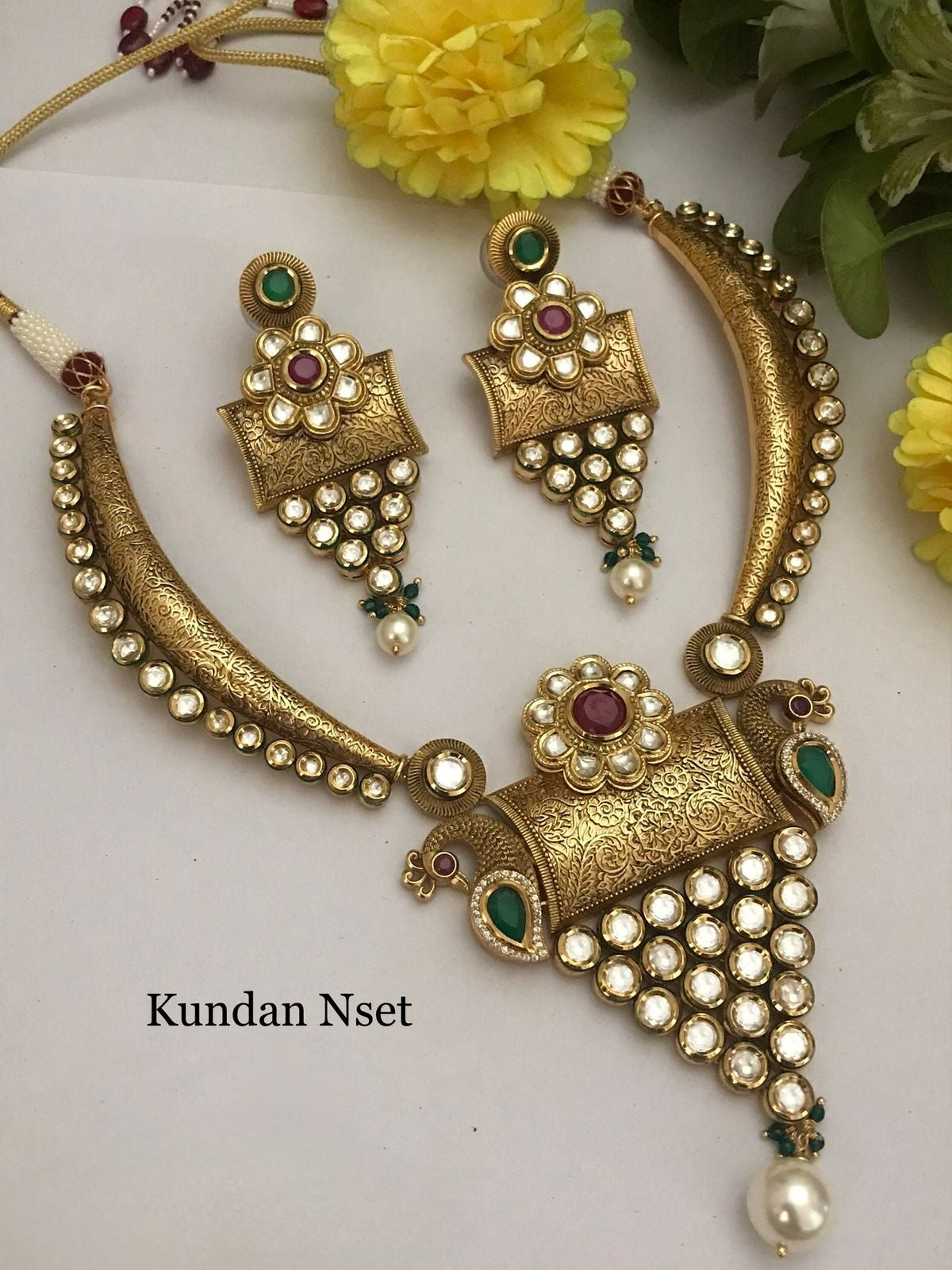 Antique Gold Kundan Necklace Set with Matching Earrings